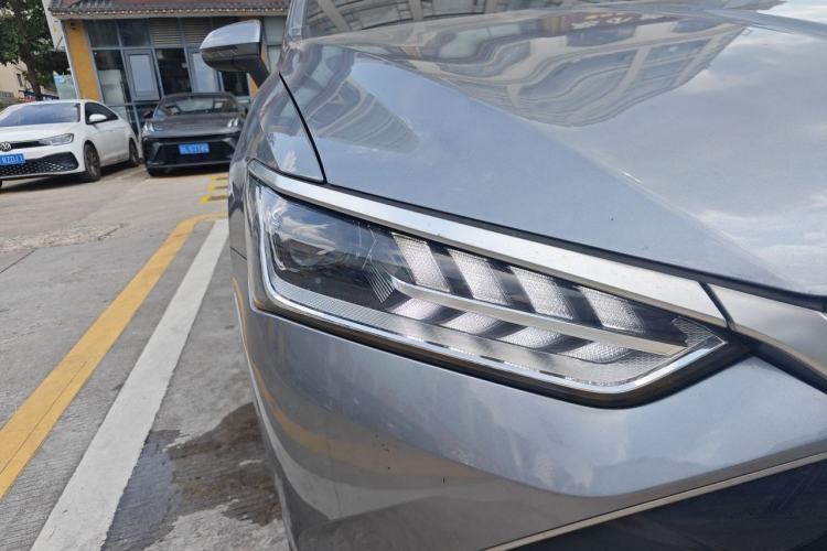 Used BYD Qin PLUS 2024 HONOR Edition DM-i 55KM Leading Model Right Front Headlight