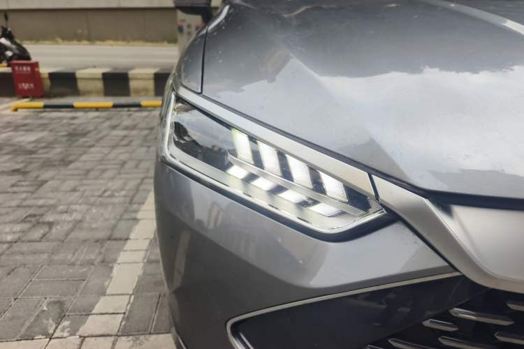 Used BYD Qin PLUS 2024 HONOR Edition DM-i 55KM Leading Model Right Front Headlight