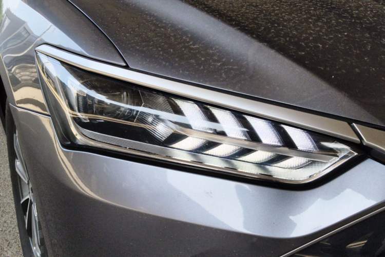Used BYD Qin PLUS 2024 HONOR Edition DM-i 55KM Leading Model Right Front Headlight