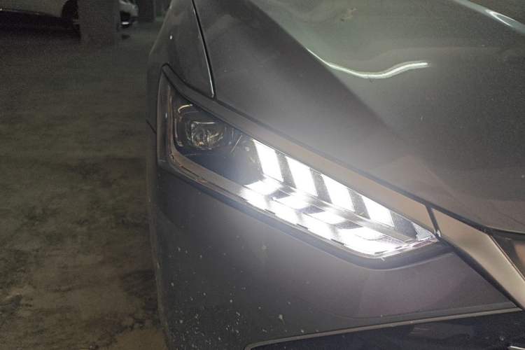Used BYD Qin PLUS 2024 HONOR Edition DM-i 55KM Leading Model Right Front Headlight