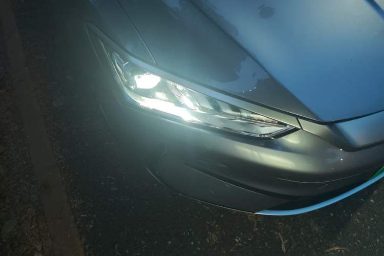 Used BYD Qin PLUS 2024 Honor Edition EV 420KM Beyond Model Right Front Headlight