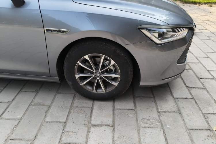 Used BYD Qin PLUS 2024 HONOR Edition DM-i 55KM Leading Model Right Front Wheel Hub
