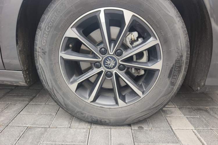 Used BYD Qin PLUS 2024 HONOR Edition DM-i 55KM Leading Model Right Front Wheel Hub