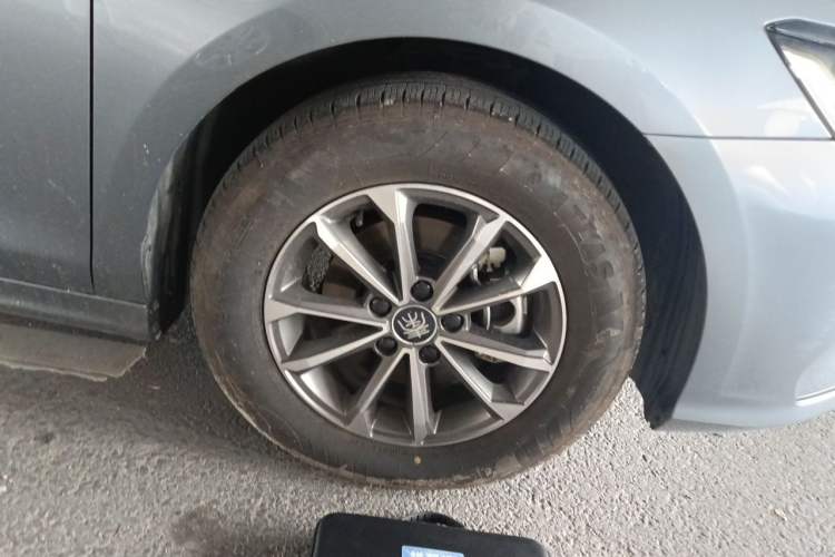 Used BYD Qin PLUS 2024 HONOR Edition DM-i 55KM Leading Model Right Front Wheel Hub