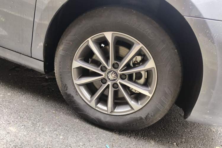 Used BYD Qin PLUS 2024 HONOR Edition DM-i 55KM Leading Model Right Front Wheel Hub