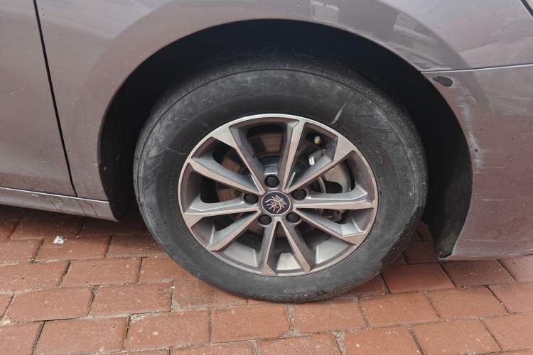 Used BYD Qin PLUS 2024 HONOR Edition DM-i 55KM Leading Model Right Front Wheel Hub