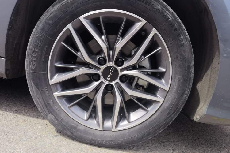 Used BYD Qin PLUS 2024 HONOR Edition DM-i 120KM Leading Model Right Front Wheel Hub