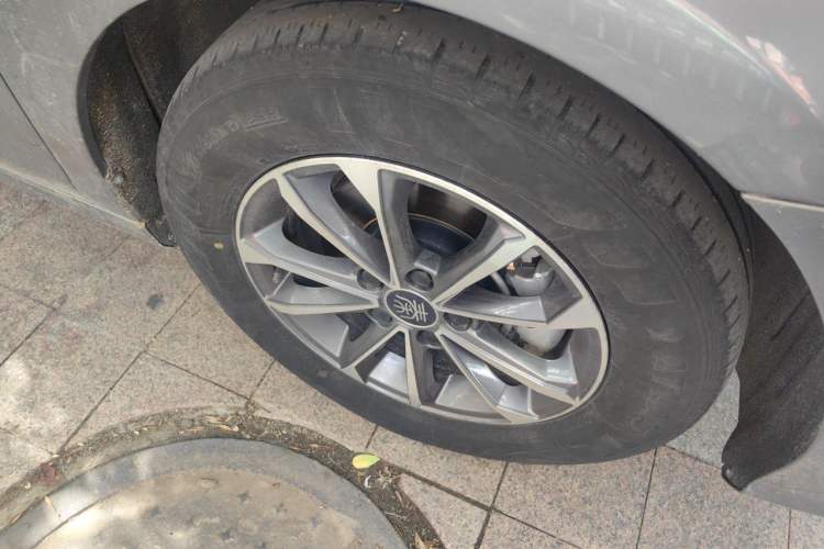 Used BYD Qin PLUS 2024 HONOR Edition DM-i 55KM Leading Model Right Front Wheel Hub