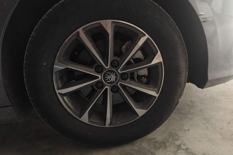Used BYD Qin PLUS 2024 HONOR Edition DM-i 55KM Leading Model Right Front Wheel Hub