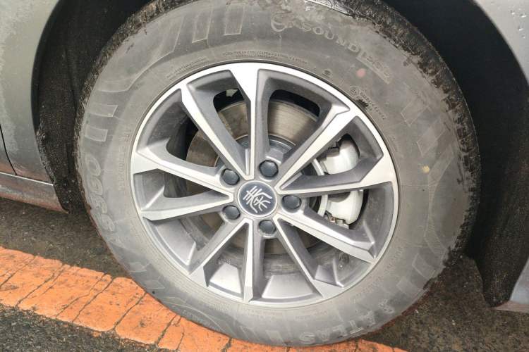 Used BYD Qin PLUS 2024 HONOR Edition DM-i 55KM Leading Model Right Front Wheel Hub