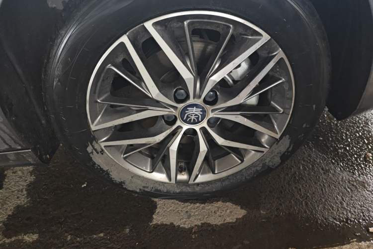 Used BYD Qin PLUS 2024 Honor Edition EV 510KM Leading Model Right Front Wheel Hub