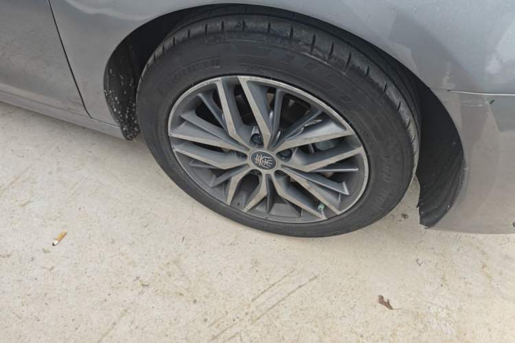 Used BYD Qin PLUS 2024 Honor Edition EV 510KM Beyond Model Right Front Wheel Hub