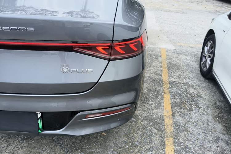 Used BYD Qin PLUS 2024 HONOR Edition DM-i 55KM Leading Model Right Rear Taillight
