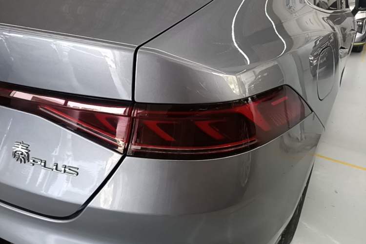 Used BYD Qin PLUS 2024 HONOR Edition DM-i 55KM Leading Model Right Rear Taillight