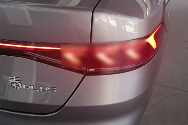 Used BYD Qin PLUS 2024 Honor Edition EV 510KM Leading Model Right Rear Taillight
