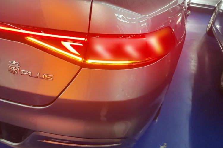 Used BYD Qin PLUS 2024 HONOR Edition DM-i 55KM Leading Model Right Rear Taillight
