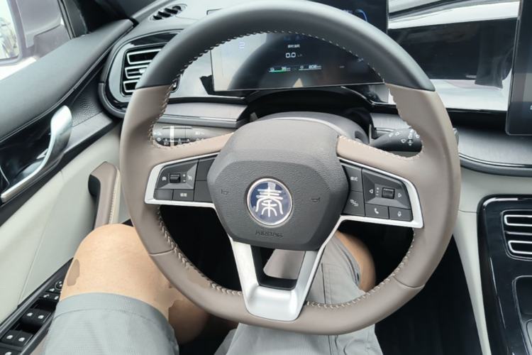 Used BYD Qin PLUS 2024 HONOR Edition DM-i 55KM Leading Model Steering Wheel