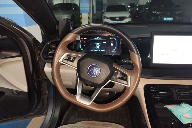 Used BYD Qin PLUS 2024 HONOR Edition DM-i 55KM Leading Model Steering Wheel