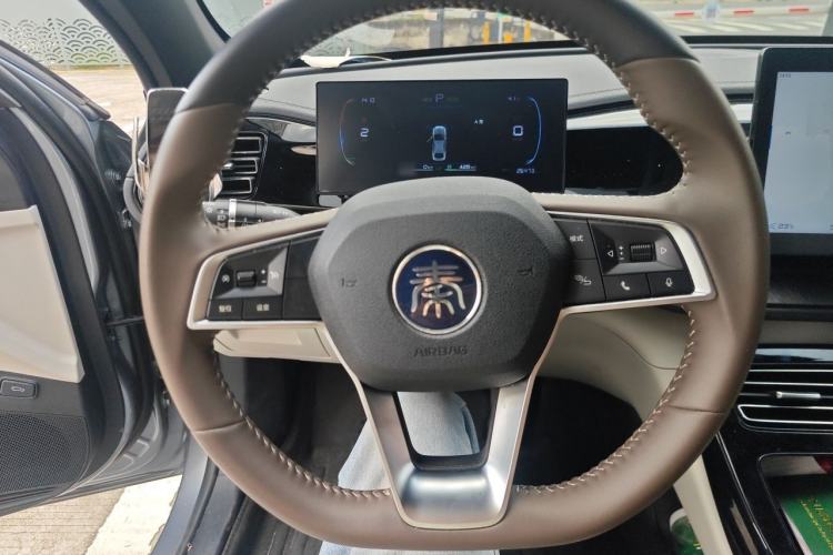 Used BYD Qin PLUS 2024 HONOR Edition DM-i 55KM Leading Model Steering Wheel