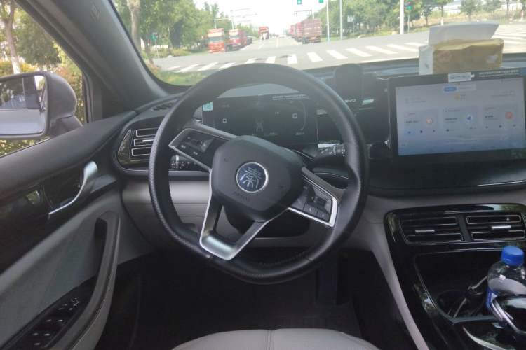 Used BYD Qin PLUS 2024 HONOR Edition DM-i 55KM Leading Model Steering Wheel