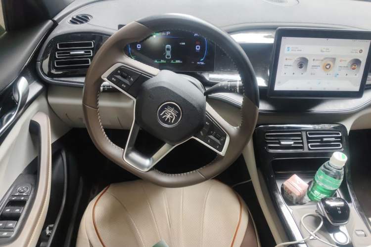 Used BYD Qin PLUS 2024 HONOR Edition DM-i 55KM Leading Model Steering Wheel