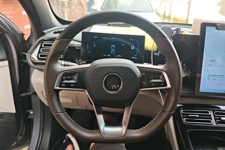 Used BYD Qin PLUS 2024 HONOR Edition DM-i 55KM Leading Model Steering Wheel