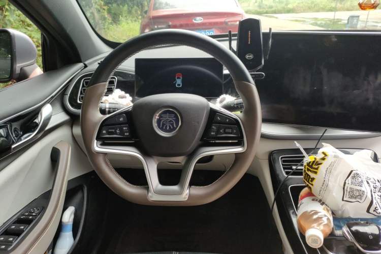 Used BYD Qin PLUS 2024 Honor Edition EV 510KM Leading Model Steering Wheel