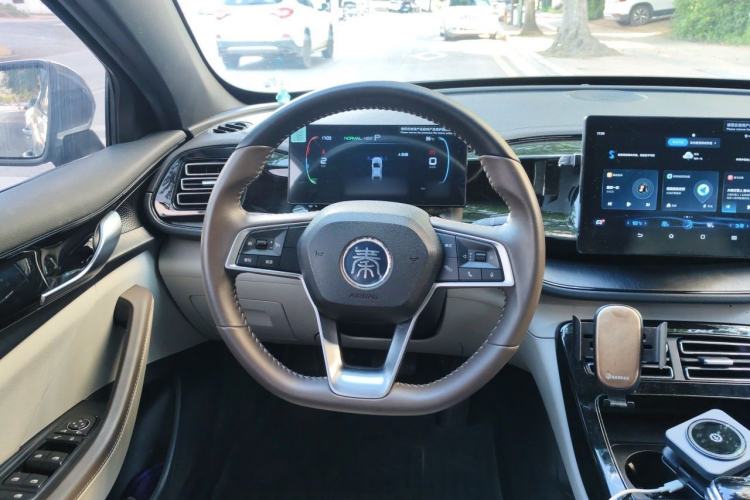 Used BYD Qin PLUS 2024 HONOR Edition DM-i 55KM Leading Model Steering Wheel