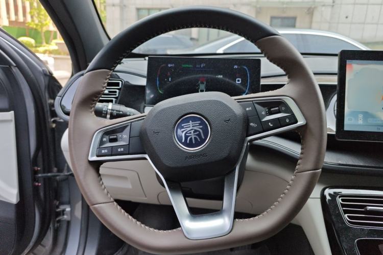 Used BYD Qin PLUS 2024 HONOR Edition DM-i 55KM Leading Model Steering Wheel