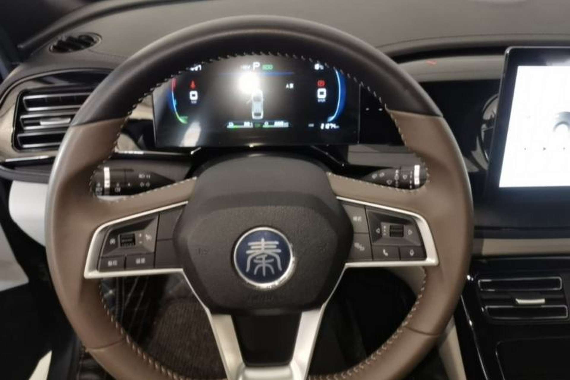 Used BYD Qin PLUS 2024 HONOR Edition DM-i 55KM Leading Model Steering Wheel