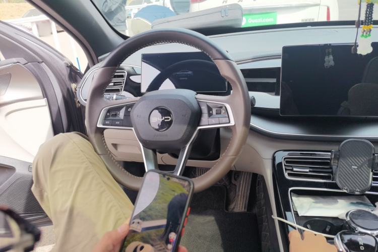 Used BYD Qin PLUS 2024 HONOR Edition DM-i 120KM Leading Model Steering Wheel
