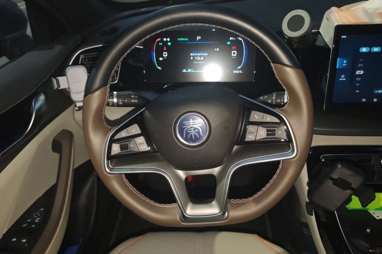 Used BYD Qin PLUS 2024 Honor Edition EV 420KM Beyond Model Steering Wheel