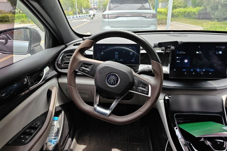Used BYD Qin PLUS 2024 HONOR Edition DM-i 55KM Leading Model Steering Wheel