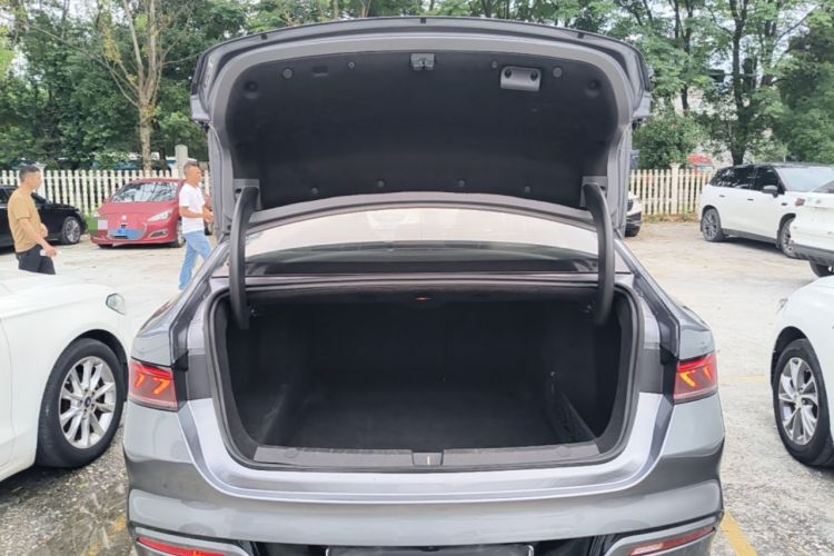 Used BYD Qin PLUS 2024 HONOR Edition DM-i 55KM Leading Model Trunk