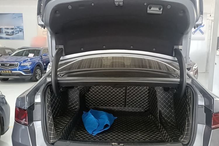 Used BYD Qin PLUS 2024 HONOR Edition DM-i 55KM Leading Model Trunk