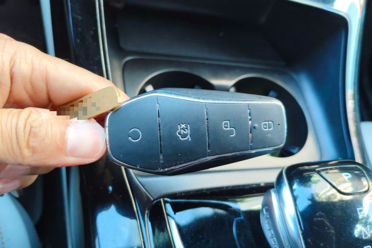 Used BYD Qin PLUS 2024 HONOR Edition DM-i 55KM Leading Model Vehicle Key
