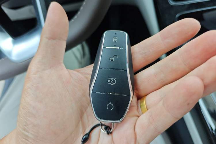 Used BYD Qin PLUS 2024 HONOR Edition DM-i 55KM Leading Model Vehicle Key