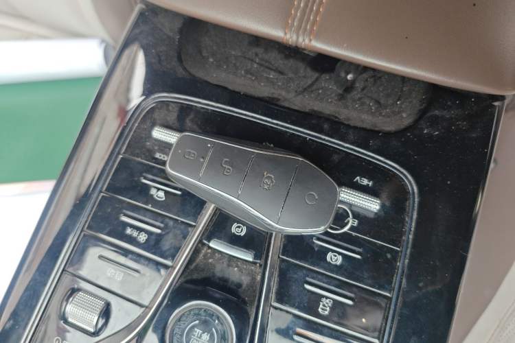 Used BYD Qin PLUS 2024 HONOR Edition DM-i 55KM Leading Model Vehicle Key