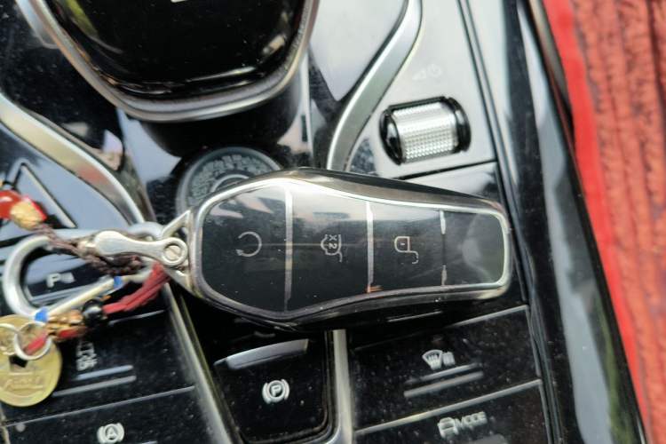 Used BYD Qin PLUS 2024 HONOR Edition DM-i 55KM Leading Model Vehicle Key