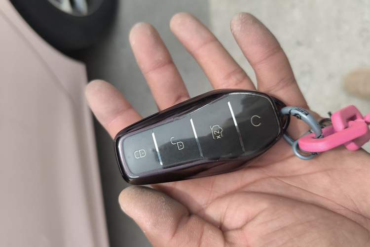 Used BYD Qin PLUS 2024 HONOR Edition DM-i 55KM Leading Model Vehicle Key