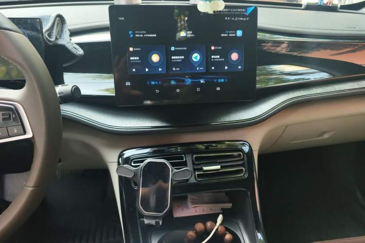 Used BYD Qin PLUS 2024 HONOR Edition DM-i 55KM Beyond Model Audio And AC Panel