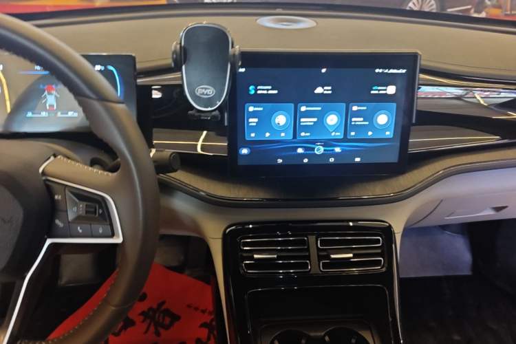 Used BYD Qin PLUS 2024 HONOR Edition DM-i 55KM Leading Model Audio And AC Panel