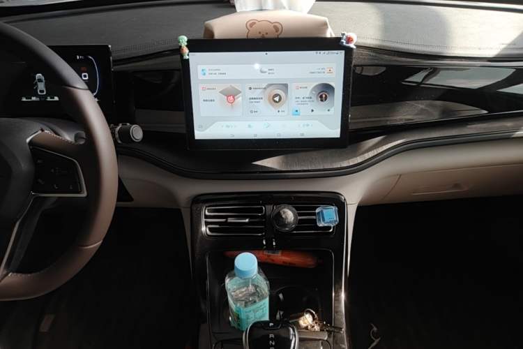Used BYD Qin PLUS 2024 HONOR Edition DM-i 55KM Leading Model Audio And AC Panel