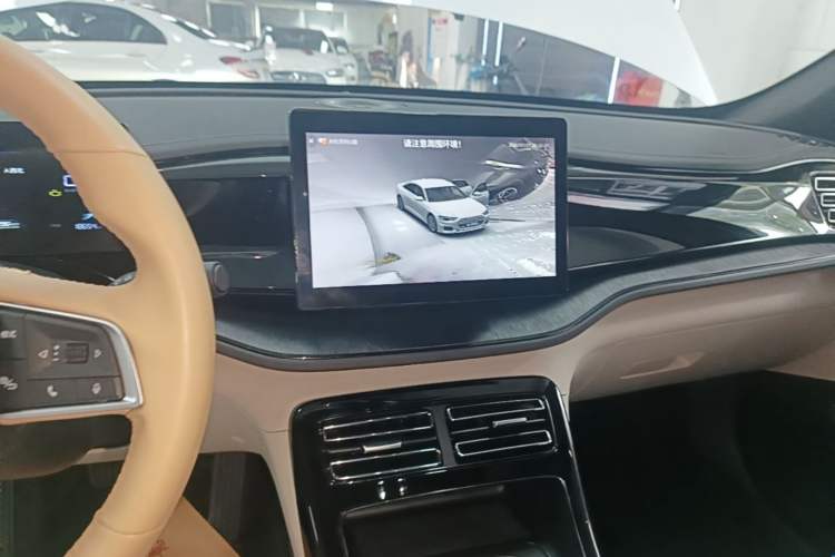 Used BYD Qin PLUS 2024 HONOR Edition DM-i 55KM Leading Model Audio And AC Panel