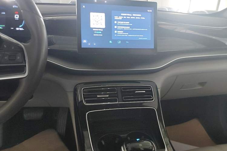 Used BYD Qin PLUS 2024 Honor Edition EV 510KM Leading Model Audio And AC Panel