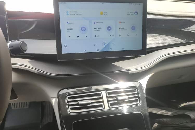 Used BYD Qin PLUS 2024 HONOR Edition DM-i 55KM Leading Model Audio And AC Panel