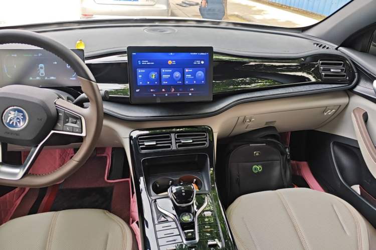 Used BYD Qin PLUS 2024 HONOR Edition DM-i 55KM Leading Model Audio And AC Panel