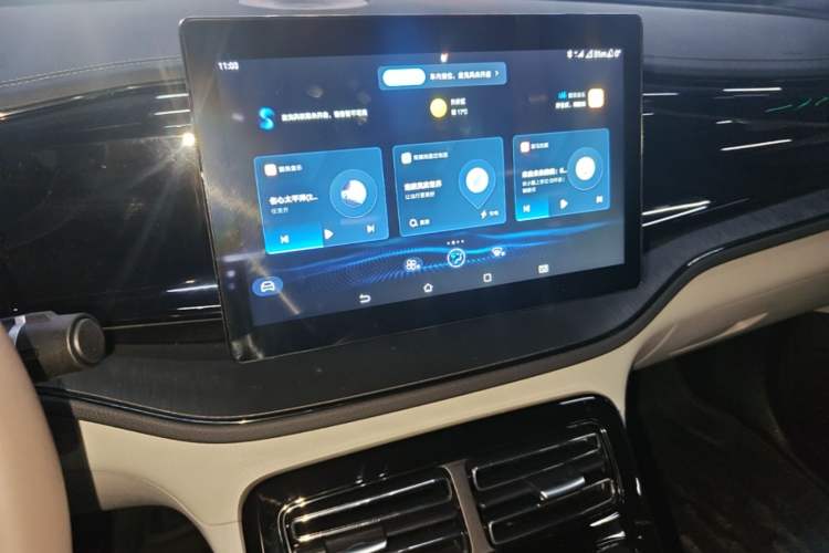 Used BYD Qin PLUS 2024 HONOR Edition DM-i 55KM Leading Model Audio And AC Panel