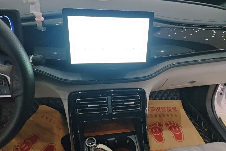 Used BYD Qin PLUS 2024 HONOR Edition DM-i 55KM Leading Model Audio And AC Panel