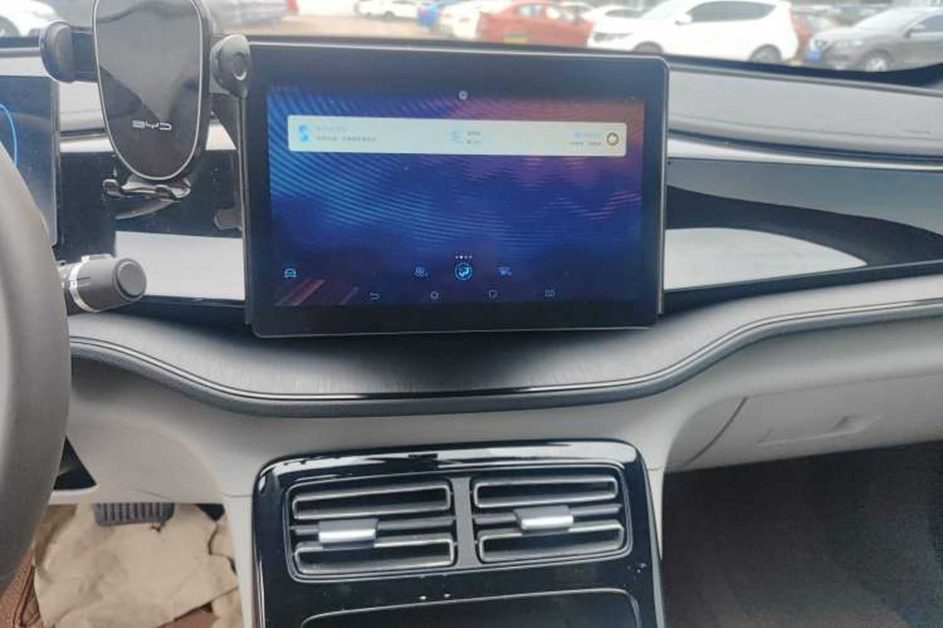 Used BYD Qin PLUS 2024 HONOR Edition DM-i 55KM Leading Model Audio And AC Panel